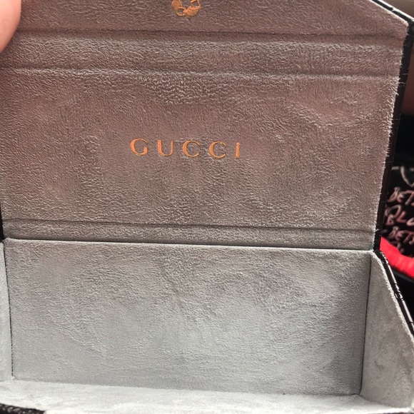 Gucci sunglasses holder - Picture 4 of 4